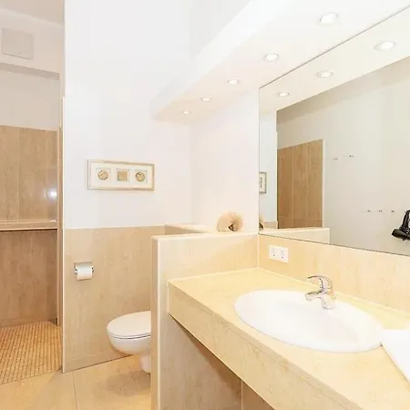 Jagdschloss Zu 9 * Hohen Niendorf